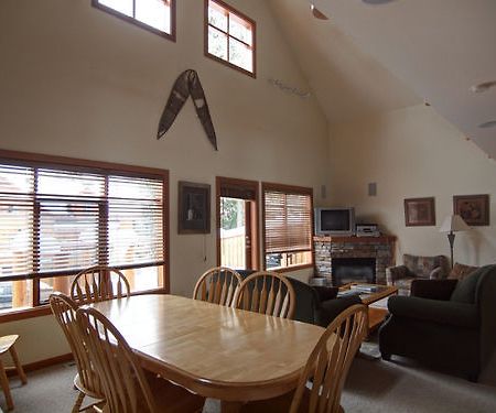 Mountain Town Properties The Lofts 7 Rossland Exterior photo